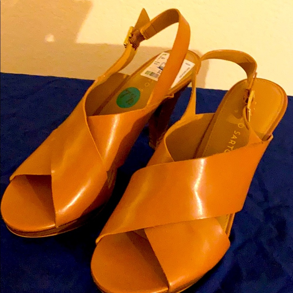 Tan Heels - Picture 2 of 5